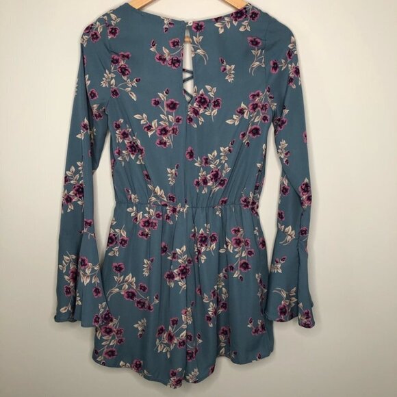 DEE  Elle Blue Floral Pattern "When I Met You in the‎ Summer" Romper Size Small - Picture 6 of 6